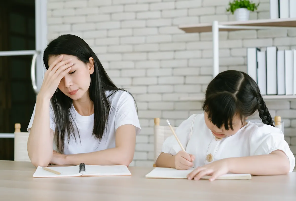 孩子寫作業一直拖怎麼辦？爸媽最容易忽略的關鍵行為